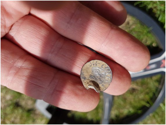 Moneda encontrada con plato X35 XP Deus